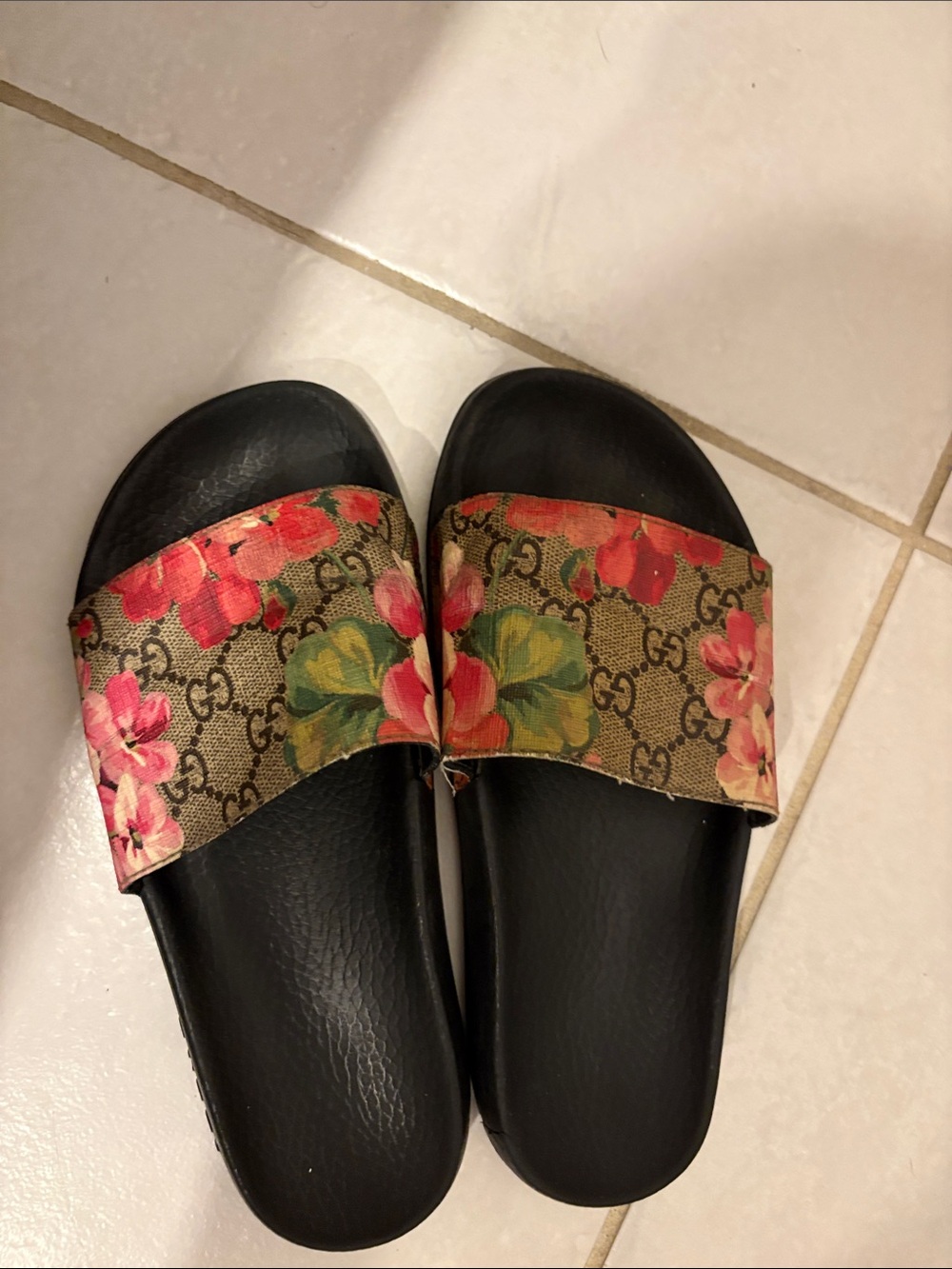 Gucci Bloom Slides size 8